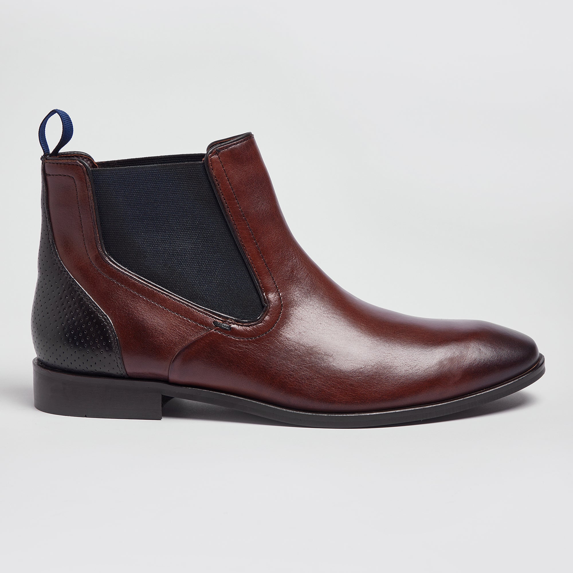 PHOENIX LEATHER CHELSEA ANKLE BOOT