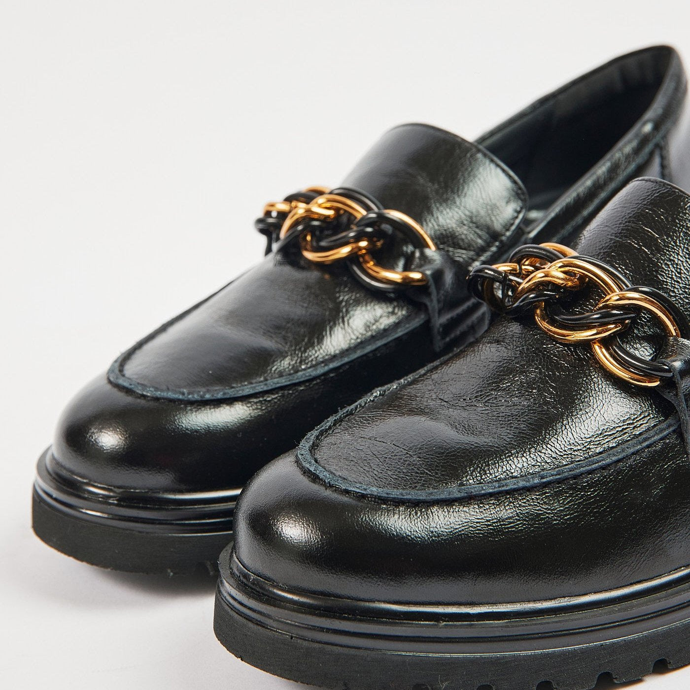 TATE BLACK CRINKLE PATENT LOAFER WIDE FIT – POD SHOES